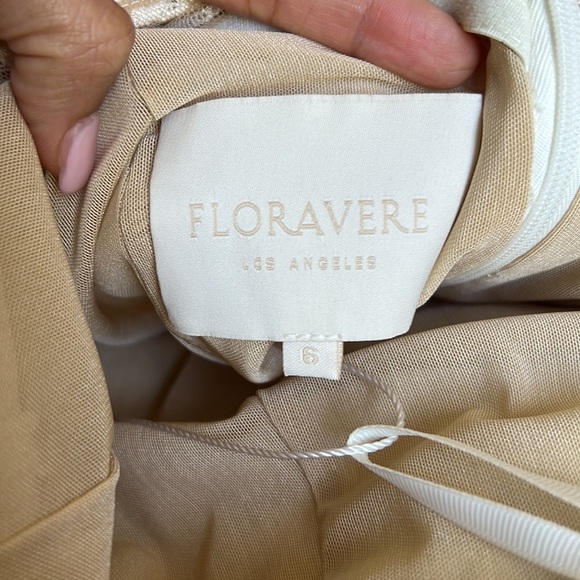 Floravere Wedding Sample Dress Designed in Los Angeles - Picture 15 of 16